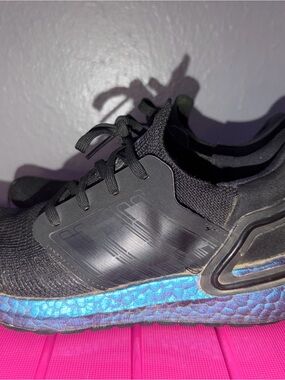 Kids Black Sneakers with Iridescent Blue Midsole